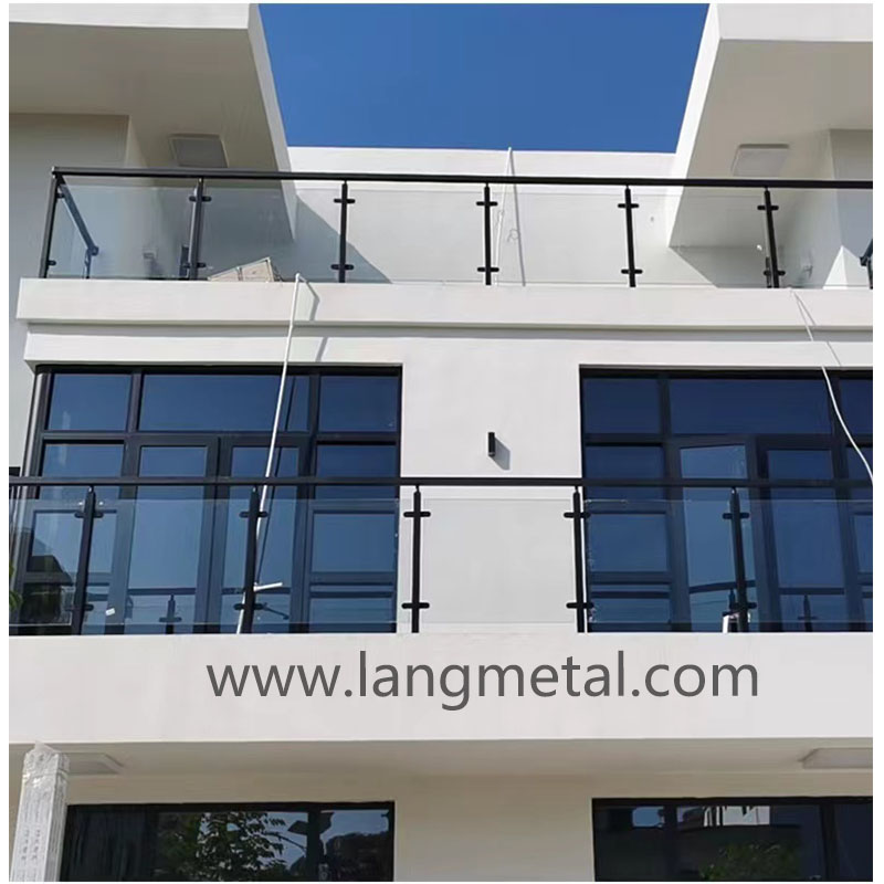 Stainless steel balustrade post 